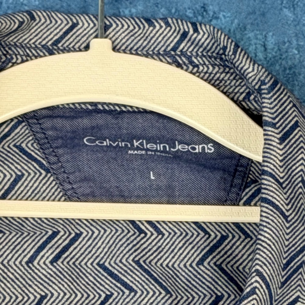 Calvin Klein Jeans Mens Large Blue White Chevron Geometric Short Sleeve Button U